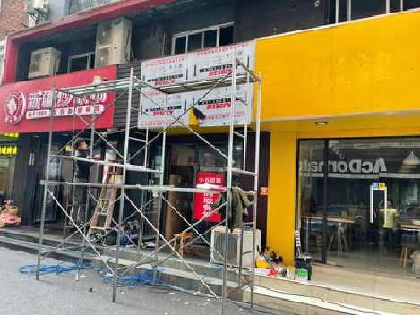 龙港制作广告招牌如何避免它发黄？